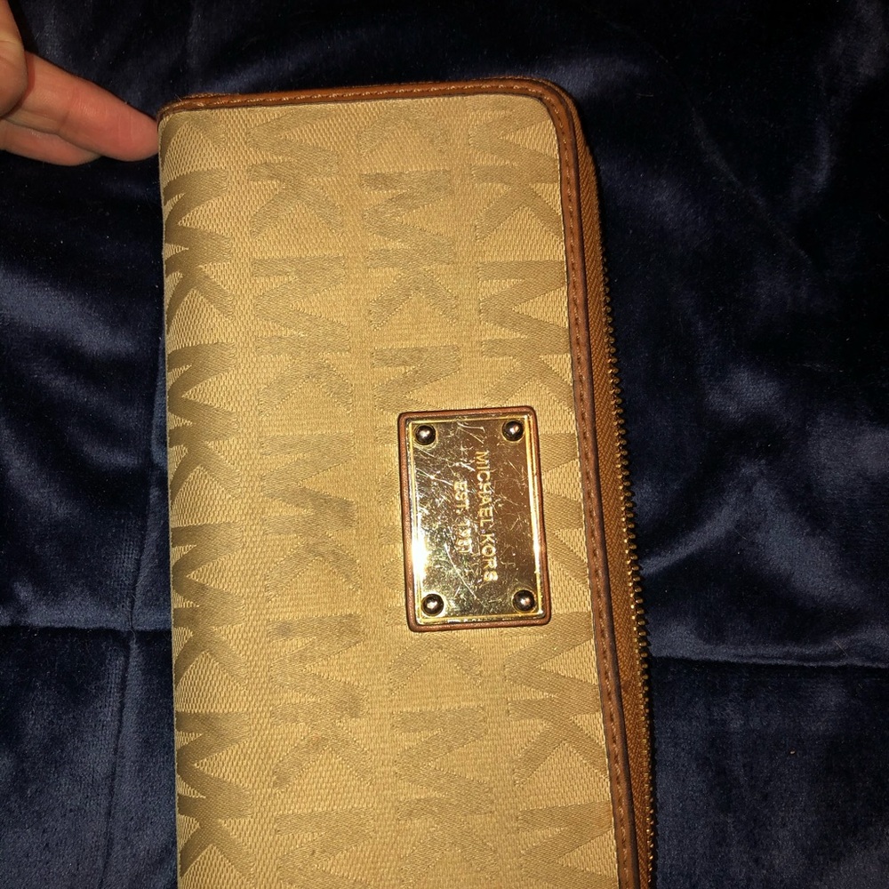 Older Micheal Kors wallet
